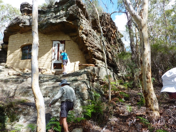 Hobbit House in the bush